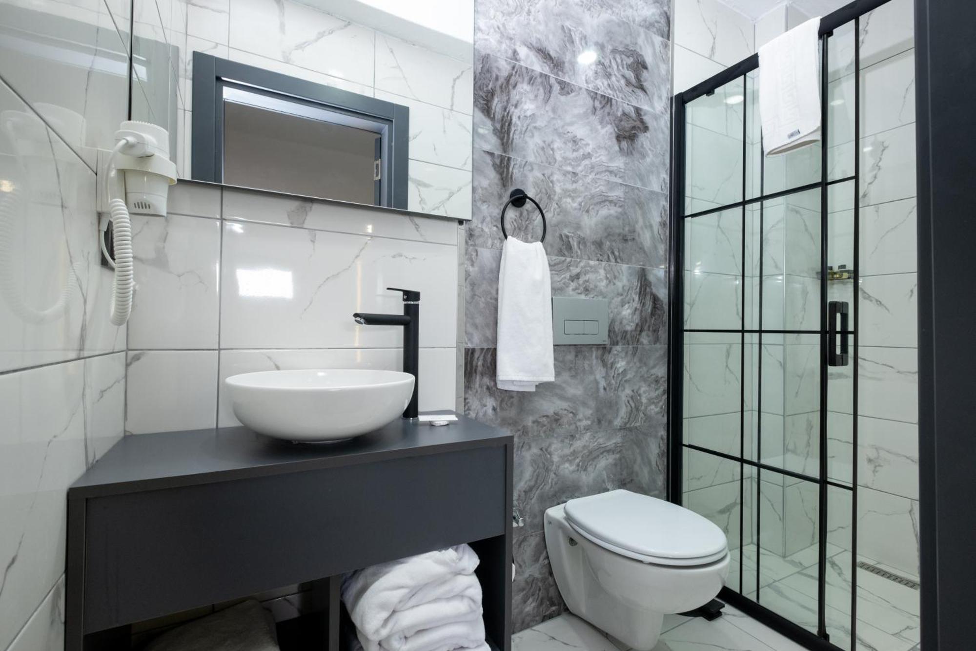 Fly Point Airport Hotel Arnavutkoy Екстериор снимка